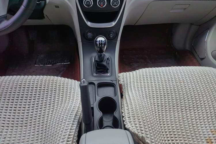 Used Geely Auto Vision 2015 1.5L Manual Elite Model Gear Lever