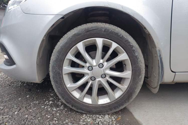 Used Geely Auto Vision 2015 1.5L Manual Elite Model Left Front Wheel Hub