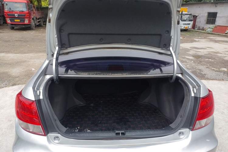 Used Geely Auto Vision 2015 1.5L Manual Elite Model Trunk