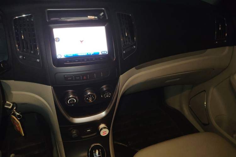 Used Geely Auto Vision 2015 1.5L Manual Elite Model Audio And AC Panel