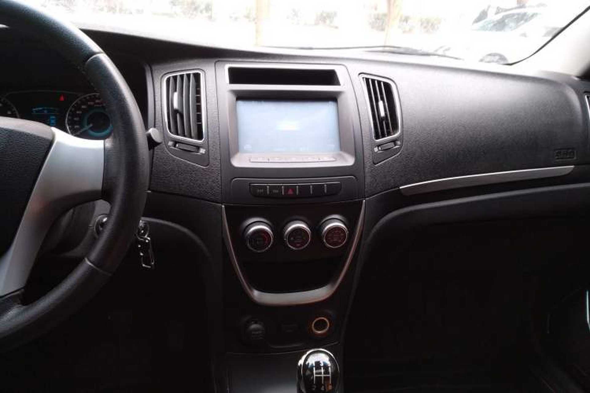 Used Geely Auto Vision 2015 1.5L Manual Happiness Edition Audio And AC Panel