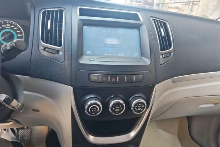 Used Geely Auto Vision 2015 1.5L Manual Elite Model Audio And AC Panel