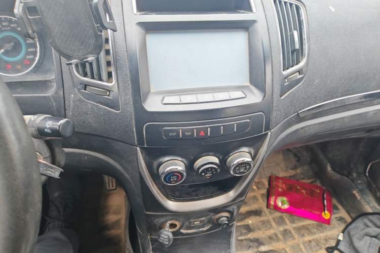 Used Geely Auto Vision 2015 1.5L Manual Elite Model Audio And AC Panel