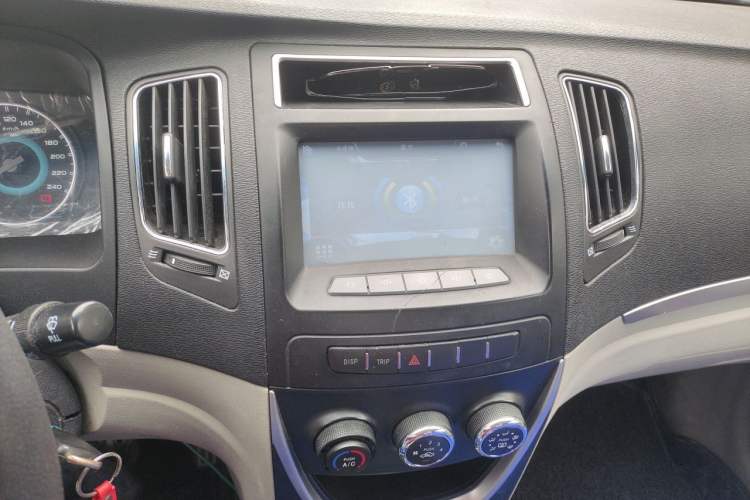 Used Geely Auto Vision 2015 1.5L Manual Elite Model Audio And AC Panel