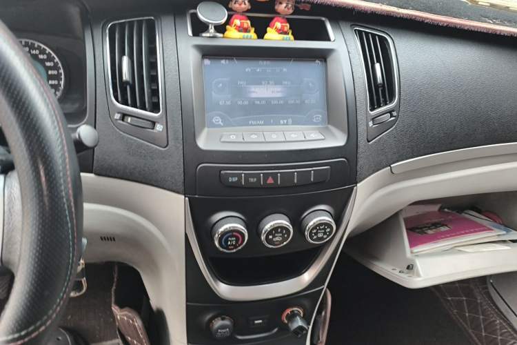 Used Geely Auto Vision 2015 1.5L Manual Elite Model Audio And AC Panel