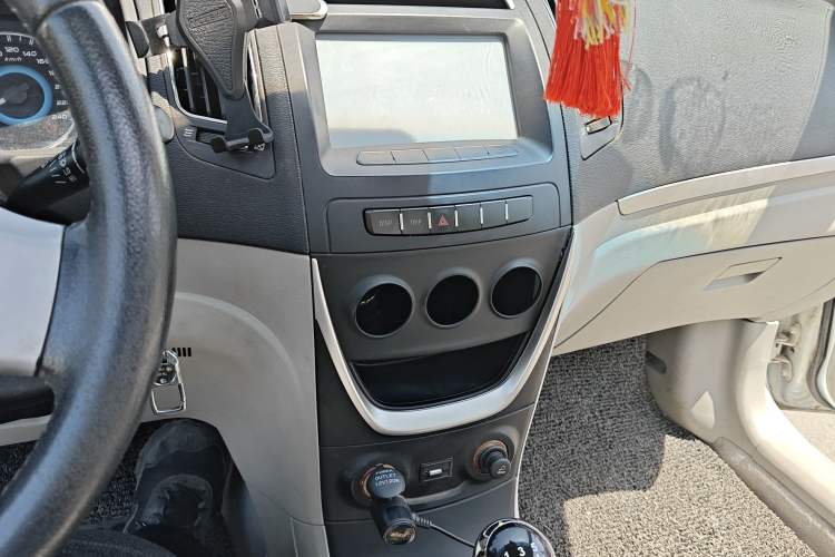 Used Geely Auto Vision 2015 1.5L Manual Elite Model Audio And AC Panel