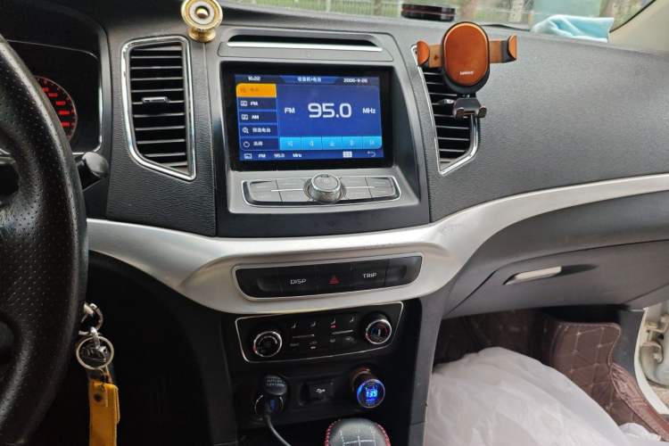 Used Geely Auto Vision 2015 1.5L Manual Happiness Edition Audio And AC Panel