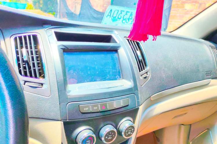 Used Geely Auto Vision 2015 1.5L Manual Elite Model Audio And AC Panel