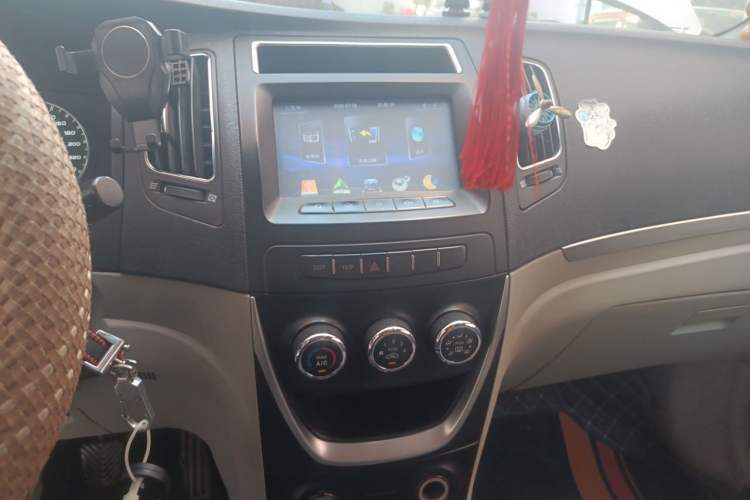 Used Geely Auto Vision 2015 1.5L Manual Happiness Edition Audio And AC Panel