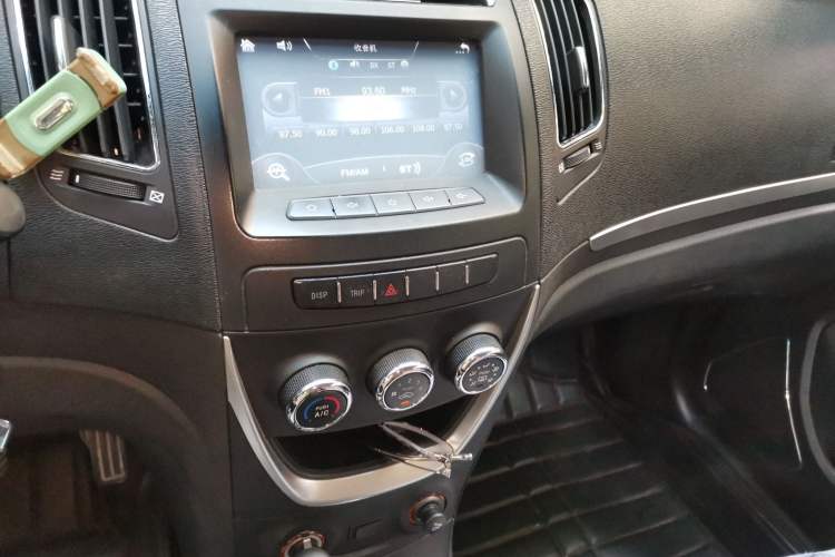 Used Geely Auto Vision 2015 1.5L Manual Happiness Edition Audio And AC Panel