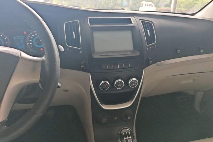 Used Geely Auto Vision 2015 1.5L Manual Elite Model Audio And AC Panel