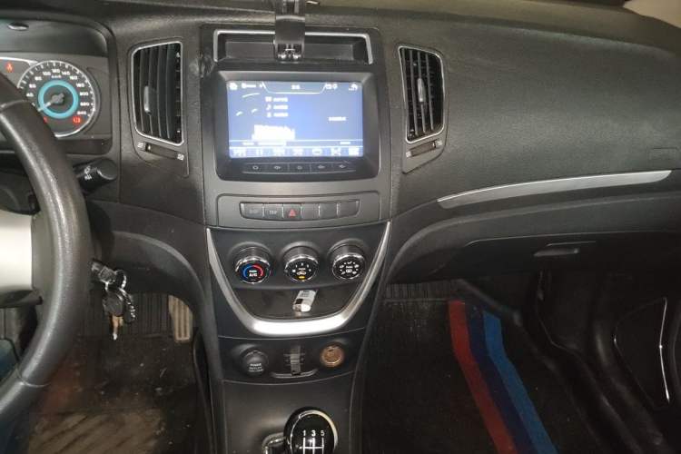 Used Geely Auto Vision 2015 1.5L Manual Happiness Edition Audio And AC Panel
