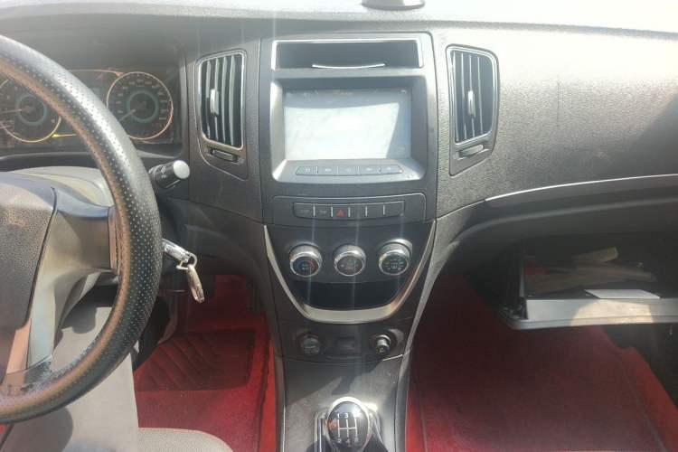 Used Geely Auto Vision 2015 1.5L Manual Happiness Edition Audio And AC Panel