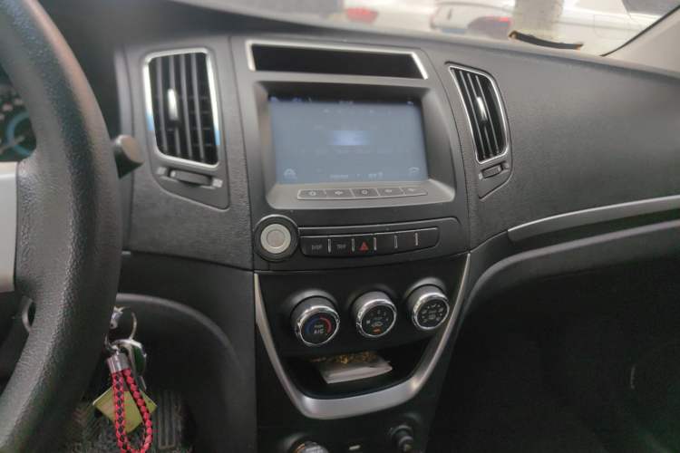 Used Geely Auto Vision 2015 1.5L Manual Happiness Edition Audio And AC Panel
