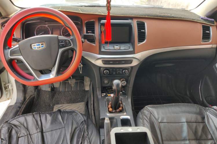 Used Geely Auto Vision 2015 1.5L Manual Happiness Edition Center Console
