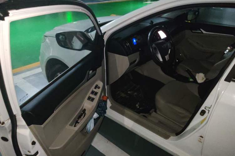 Used Geely Auto Vision 2015 1.5L Manual Elite Model Driver Seat