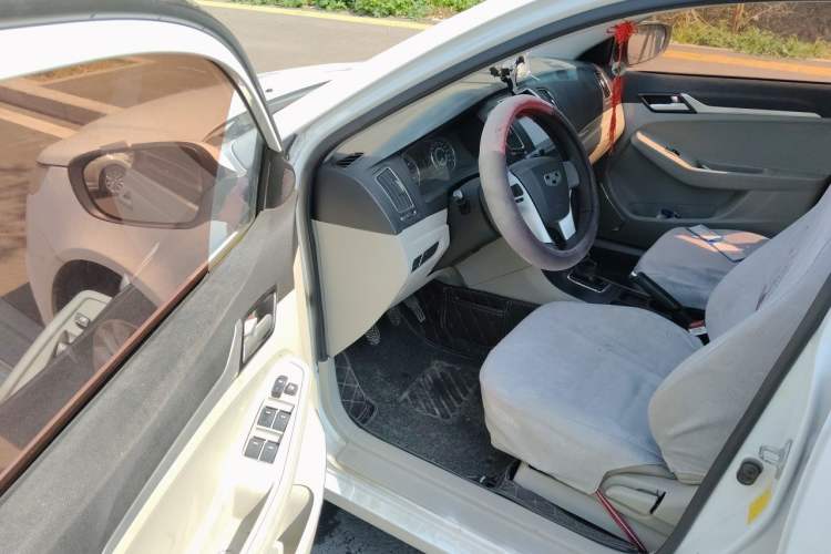 Used Geely Auto Vision 2015 1.5L Manual Elite Model Driver Seat