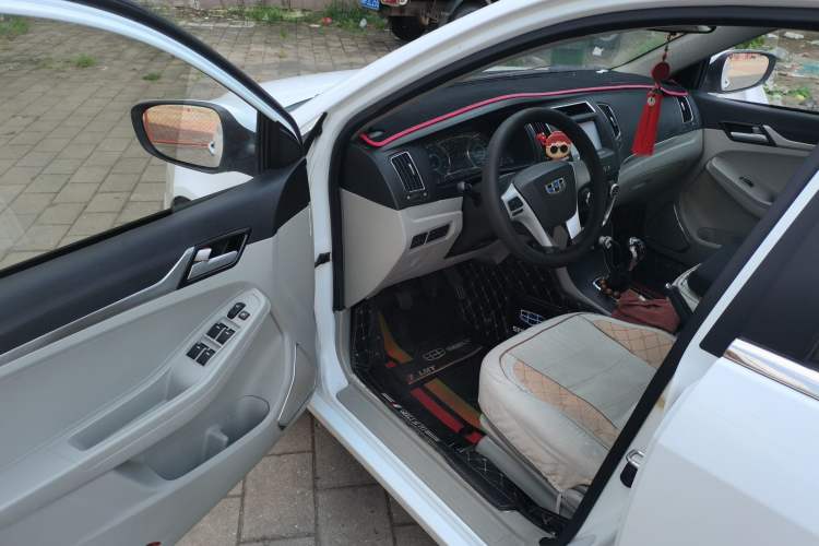 Used Geely Auto Vision 2015 1.5L Manual Elite Model Driver Seat