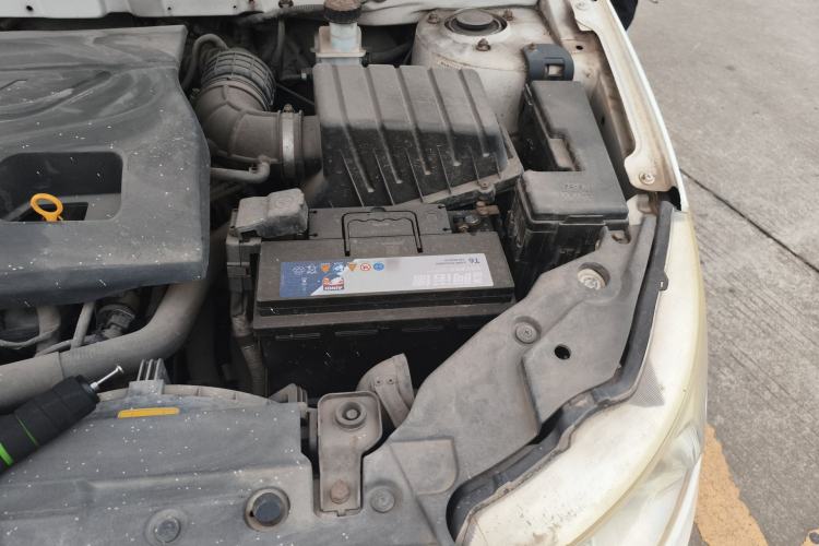 Used Geely Auto Vision 2015 1.3T Manual Luxury Model Engine Bay Left