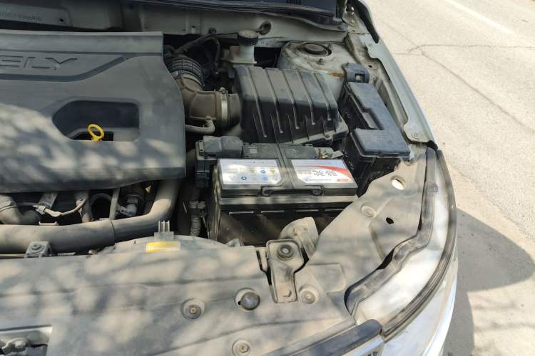 Used Geely Auto Vision 2015 1.3T Manual Luxury Model Engine Bay Left