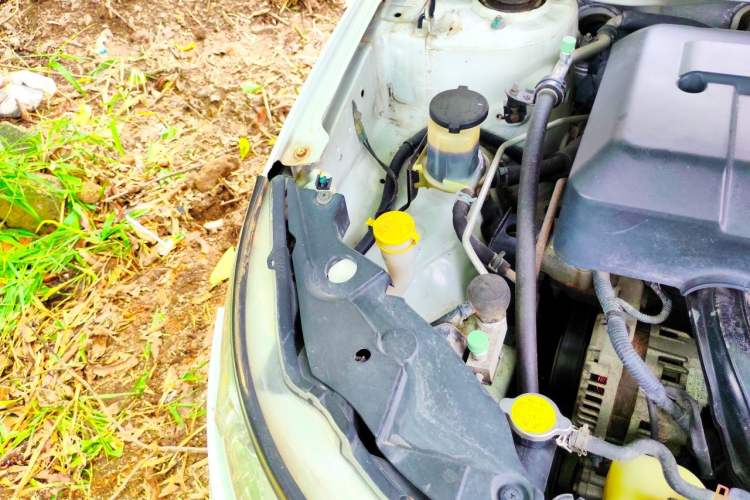 Used Geely Auto Vision 2015 1.5L Manual Elite Model Engine Bay Right
