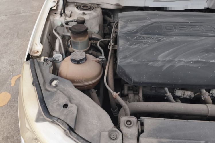 Used Geely Auto Vision 2015 1.3T Manual Luxury Model Engine Bay Right