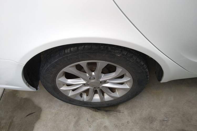 Used Geely Auto Vision 2015 1.5L Manual Happiness Edition Exterior 8