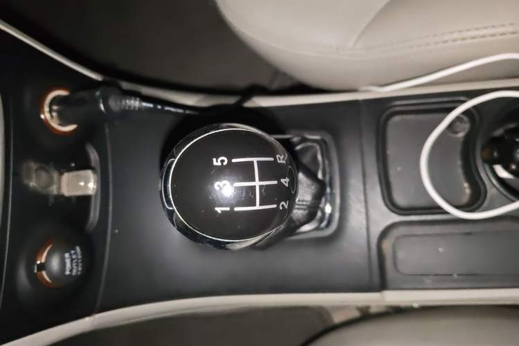 Used Geely Auto Vision 2015 1.5L Manual Entry-Level Model Gear Lever