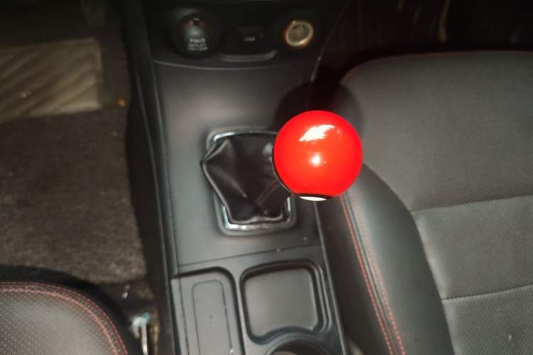 Used Geely Auto Vision 2015 1.5L Manual Happiness Edition Gear Lever
