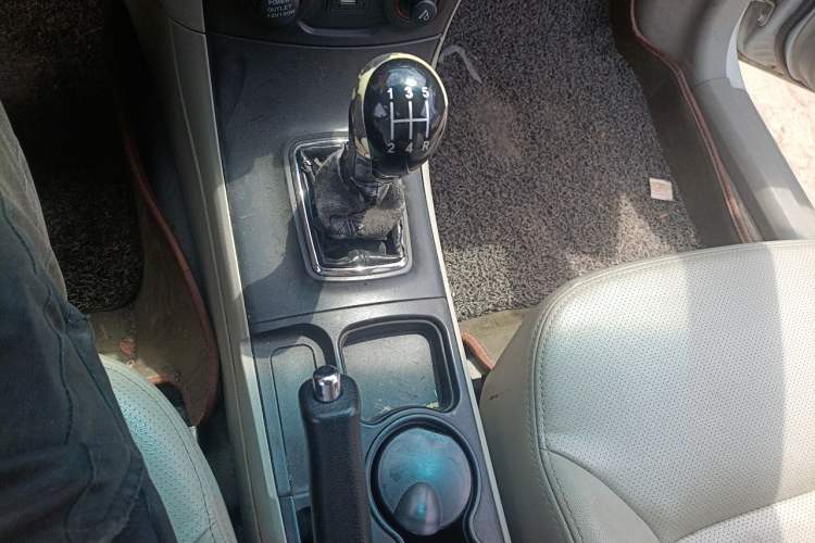 Used Geely Auto Vision 2015 1.5L Manual Happiness Edition Gear Lever
