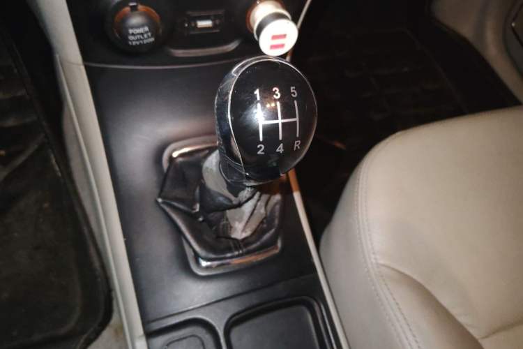 Used Geely Auto Vision 2015 1.5L Manual Elite Model Gear Lever