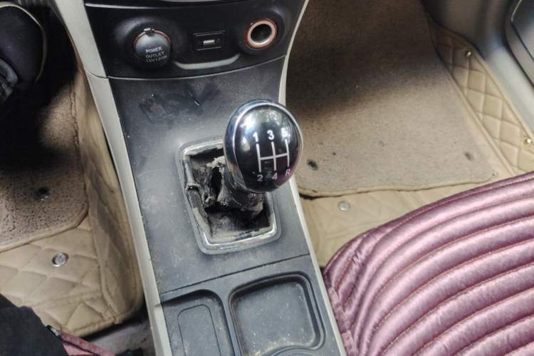 Used Geely Auto Vision 2015 1.5L Manual Elite Model Gear Lever