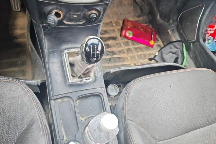 Used Geely Auto Vision 2015 1.5L Manual Elite Model Gear Lever