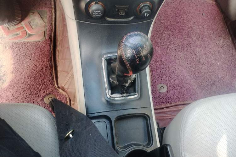 Used Geely Auto Vision 2015 1.5L Manual Elite Model Gear Lever