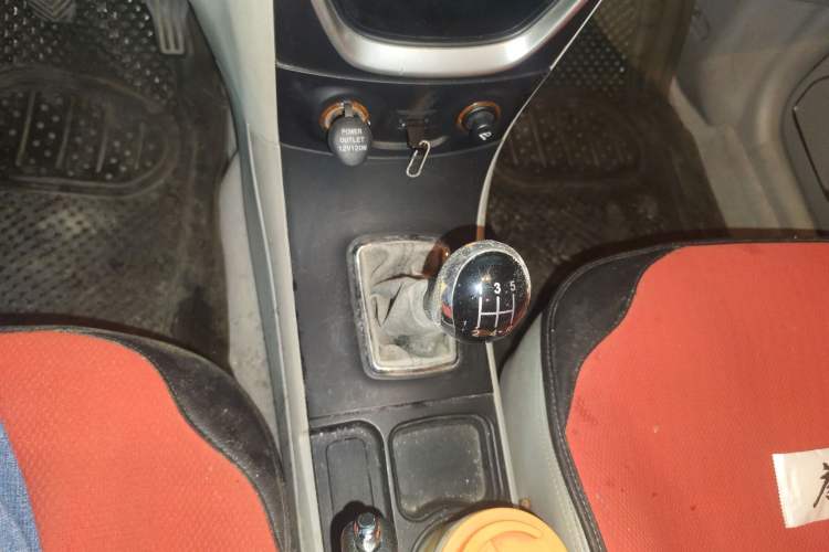 Used Geely Auto Vision 2015 1.5L Manual Elite Model Gear Lever