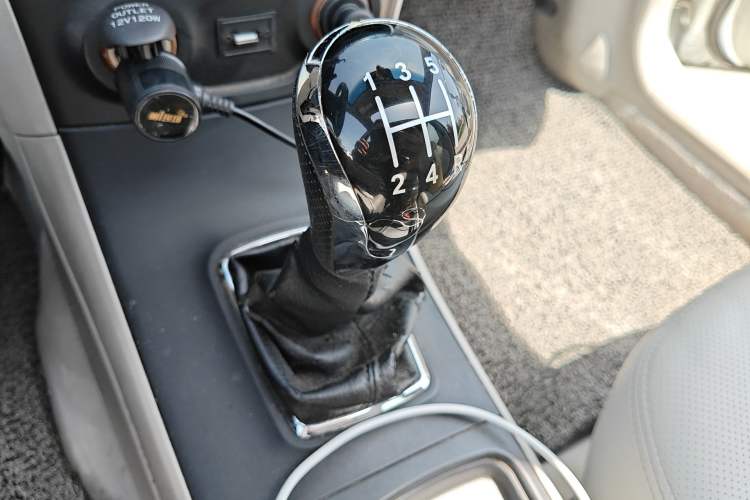Used Geely Auto Vision 2015 1.5L Manual Elite Model Gear Lever