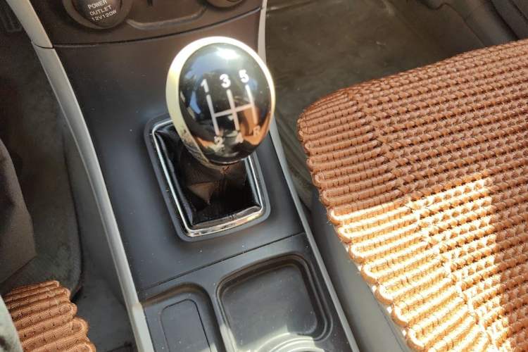 Used Geely Auto Vision 2015 1.5L Manual Elite Model Gear Lever
