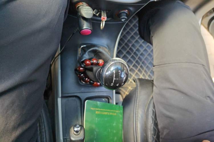 Used Geely Auto Vision 2015 1.5L Manual Elite Model Gear Lever