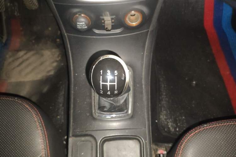 Used Geely Auto Vision 2015 1.5L Manual Happiness Edition Gear Lever
