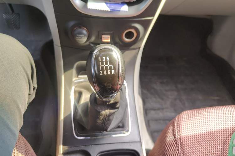 Used Geely Auto Vision 2015 1.3T Manual Luxury Model Gear Lever