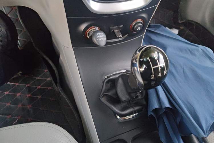 Used Geely Auto Vision 2015 1.5L Manual Elite Model Gear Lever