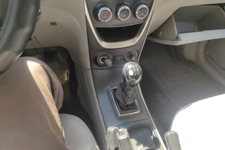 Used Geely Auto Vision 2015 1.5L Manual Elite Model Gear Lever