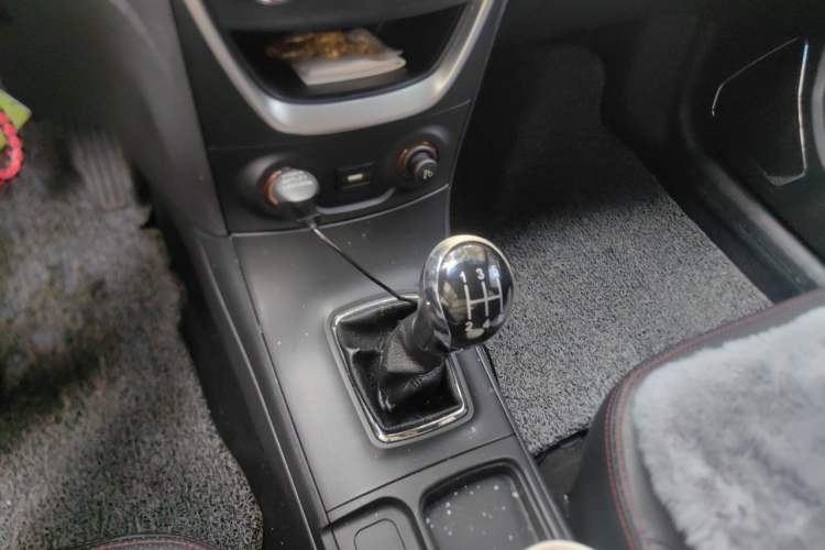 Used Geely Auto Vision 2015 1.5L Manual Happiness Edition Gear Lever