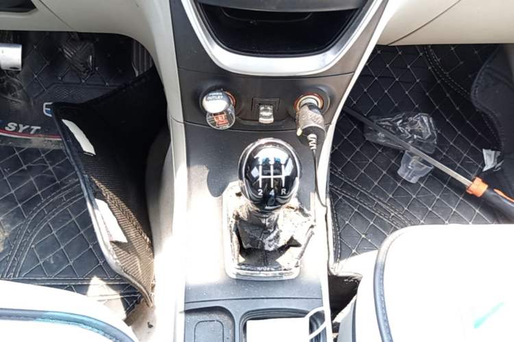 Used Geely Auto Vision 2015 1.5L Manual Elite Model Gear Lever