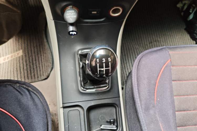 Used Geely Auto Vision 2015 1.5L Manual Elite Model Gear Lever