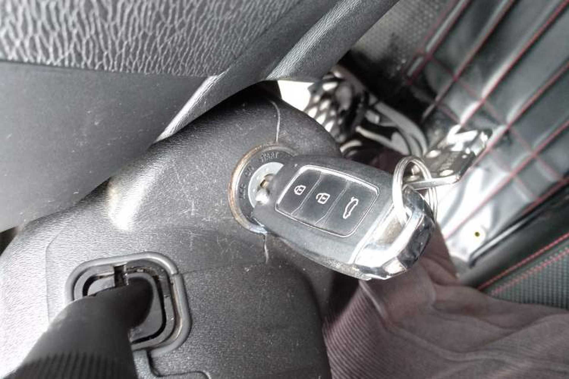 Used Geely Auto Vision 2015 1.5L Manual Happiness Edition Interior 1