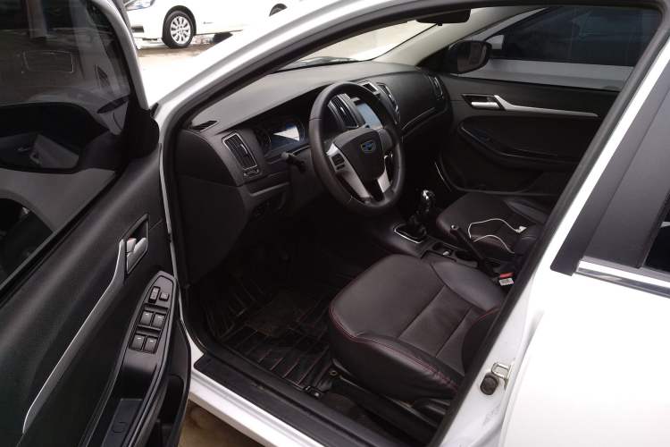 Used Geely Auto Vision 2015 1.5L Manual Happiness Edition Interior 3