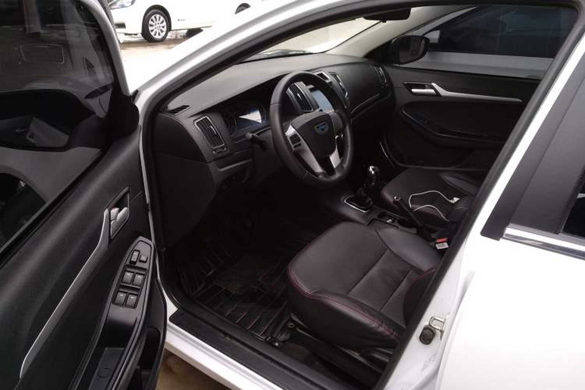 Used Geely Auto Vision 2015 1.5L Manual Happiness Edition Interior 3