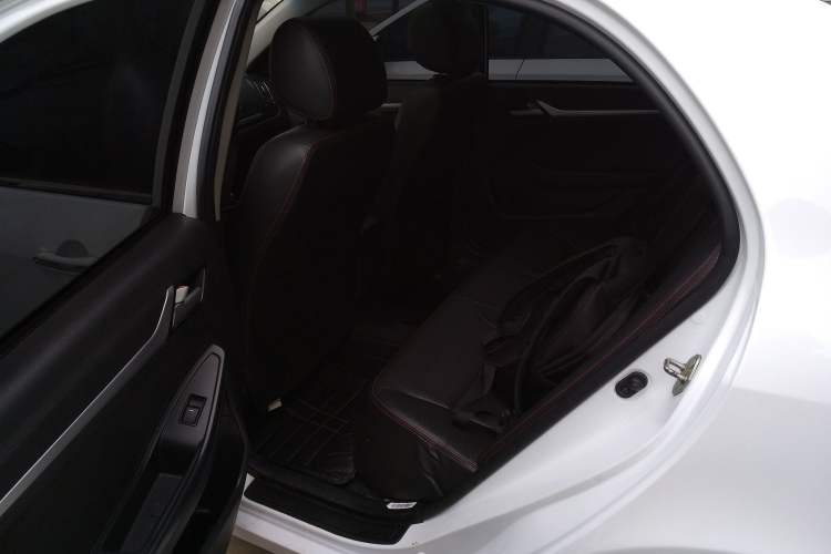 Used Geely Auto Vision 2015 1.5L Manual Happiness Edition Interior 4
