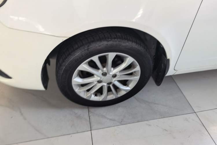 Used Geely Auto Vision 2015 1.5L Manual Elite Model Left Front Wheel Hub